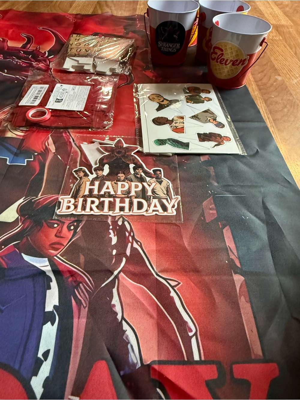Red Happy Birthday Party Tablecover and Decor Set